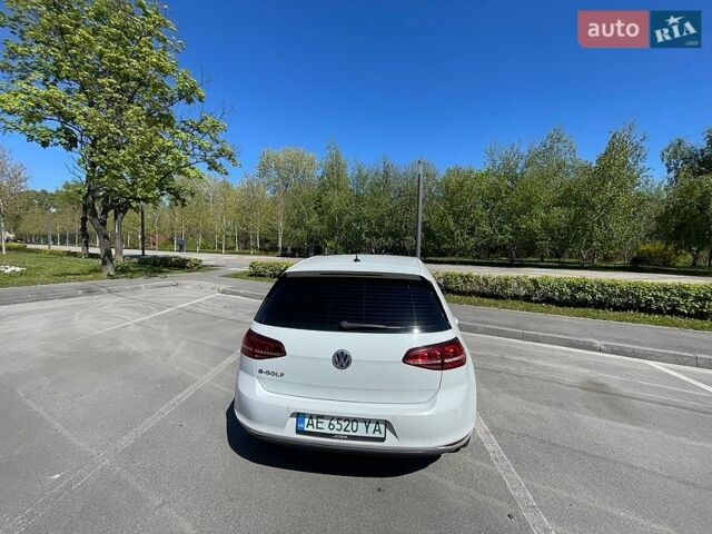 Белый Фольксваген e-Golf, объемом двигателя 0 л и пробегом 56 тыс. км за 12000 $, фото 3 на Automoto.ua