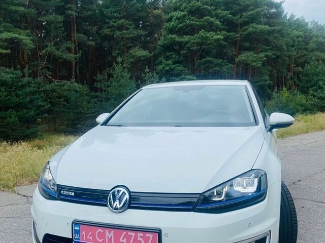 Білий Фольксваген e-Golf, об'ємом двигуна 0 л та пробігом 132 тис. км за 9500 $, фото 6 на Automoto.ua