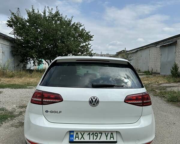 Белый Фольксваген e-Golf, объемом двигателя 0 л и пробегом 118 тыс. км за 10500 $, фото 3 на Automoto.ua