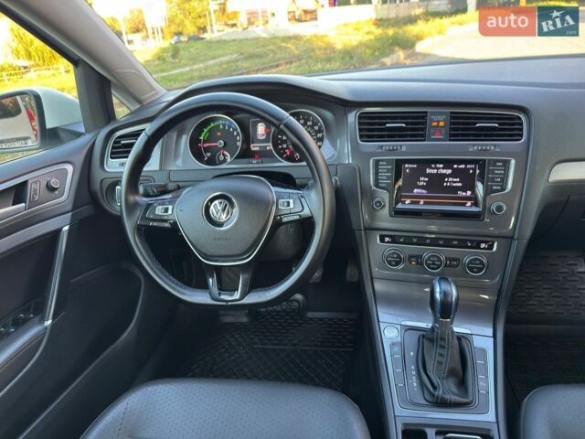 Белый Фольксваген e-Golf, объемом двигателя 0 л и пробегом 126 тыс. км за 8000 $, фото 10 на Automoto.ua