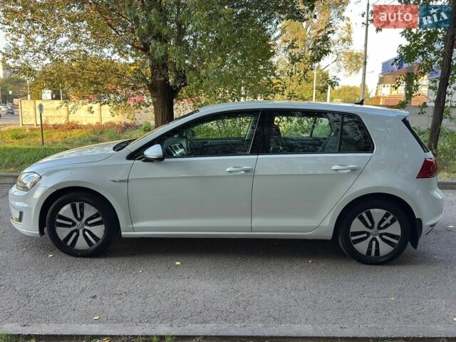 Белый Фольксваген e-Golf, объемом двигателя 0 л и пробегом 126 тыс. км за 8000 $, фото 7 на Automoto.ua