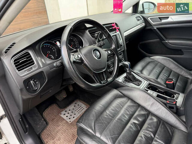 Білий Фольксваген e-Golf, об'ємом двигуна 0 л та пробігом 114 тис. км за 7500 $, фото 6 на Automoto.ua