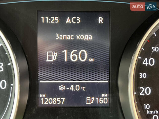 Белый Фольксваген e-Golf, объемом двигателя 0 л и пробегом 120 тыс. км за 7800 $, фото 11 на Automoto.ua