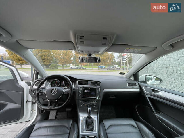 Белый Фольксваген e-Golf, объемом двигателя 0 л и пробегом 154 тыс. км за 9200 $, фото 18 на Automoto.ua