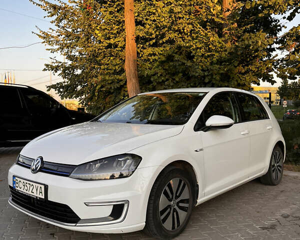 Белый Фольксваген e-Golf, объемом двигателя 0 л и пробегом 151 тыс. км за 8100 $, фото 5 на Automoto.ua