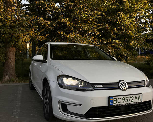 Белый Фольксваген e-Golf, объемом двигателя 0 л и пробегом 151 тыс. км за 8100 $, фото 1 на Automoto.ua