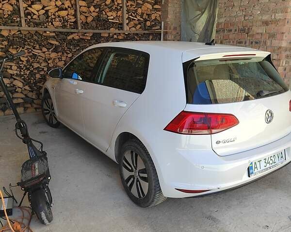 Белый Фольксваген e-Golf, объемом двигателя 0 л и пробегом 78 тыс. км за 10000 $, фото 6 на Automoto.ua