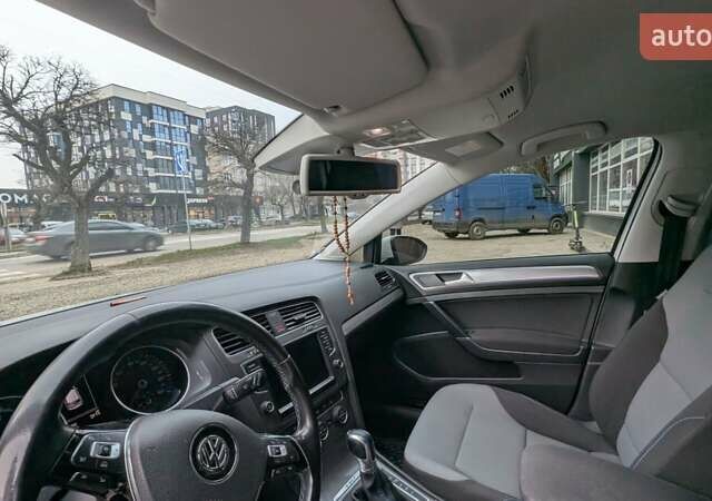 Белый Фольксваген e-Golf, объемом двигателя 0 л и пробегом 192 тыс. км за 7550 $, фото 21 на Automoto.ua