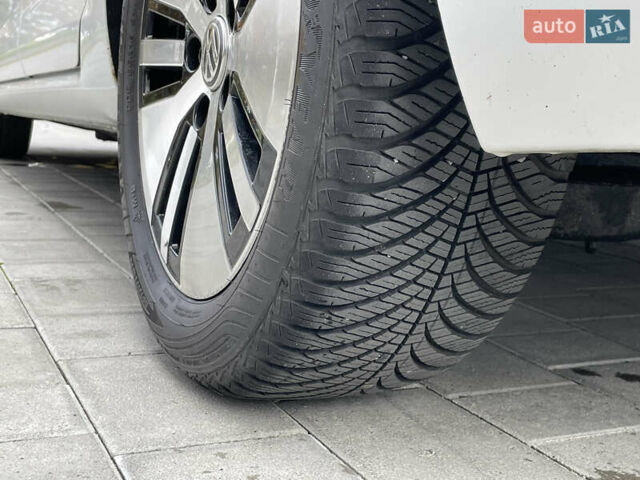 Белый Фольксваген e-Golf, объемом двигателя 0 л и пробегом 154 тыс. км за 9200 $, фото 10 на Automoto.ua