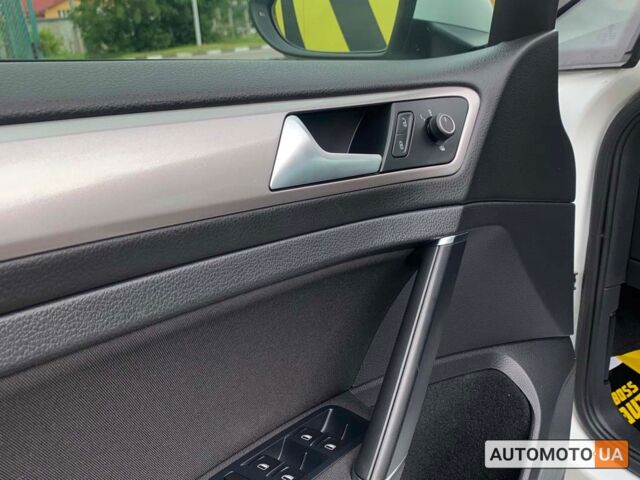 Білий Фольксваген e-Golf, об'ємом двигуна 24 л та пробігом 113 тис. км за 9700 $, фото 6 на Automoto.ua