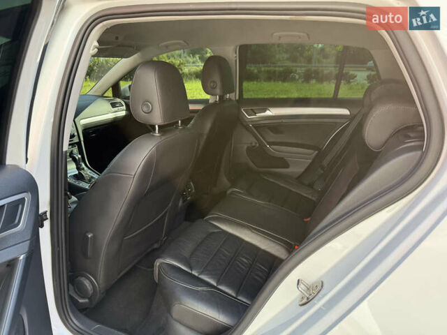 Белый Фольксваген e-Golf, объемом двигателя 0 л и пробегом 95 тыс. км за 9500 $, фото 19 на Automoto.ua