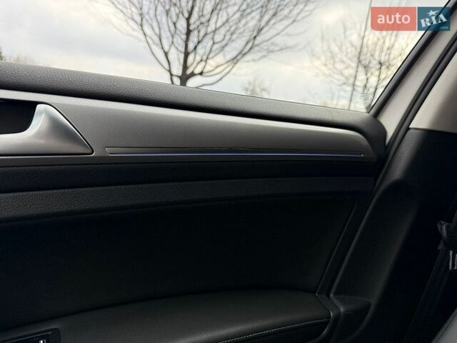 Белый Фольксваген e-Golf, объемом двигателя 0 л и пробегом 96 тыс. км за 9500 $, фото 30 на Automoto.ua