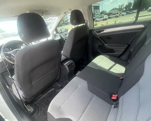 Белый Фольксваген e-Golf, объемом двигателя 0 л и пробегом 205 тыс. км за 8700 $, фото 4 на Automoto.ua