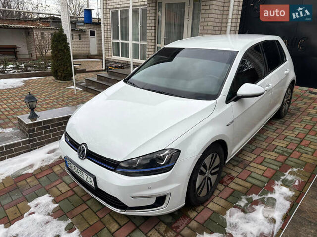 Білий Фольксваген e-Golf, об'ємом двигуна 0 л та пробігом 113 тис. км за 9900 $, фото 4 на Automoto.ua