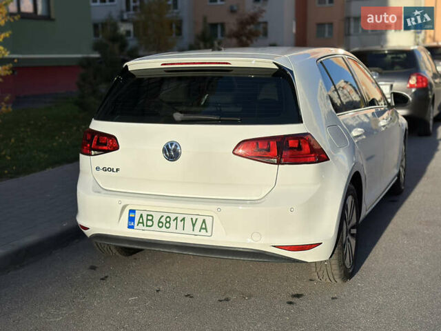 Белый Фольксваген e-Golf, объемом двигателя 0 л и пробегом 114 тыс. км за 10700 $, фото 3 на Automoto.ua