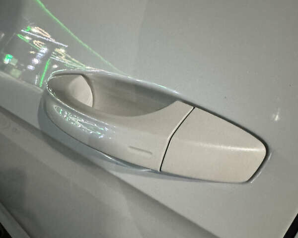 Белый Фольксваген e-Golf, объемом двигателя 0 л и пробегом 169 тыс. км за 8400 $, фото 21 на Automoto.ua