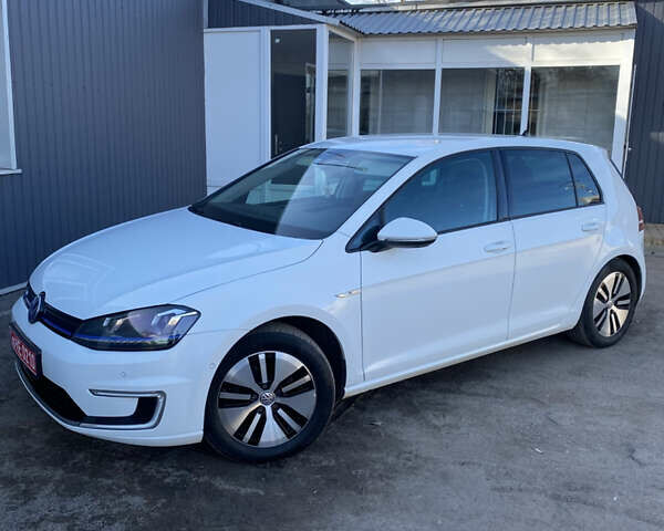Белый Фольксваген e-Golf, объемом двигателя 0 л и пробегом 165 тыс. км за 8800 $, фото 2 на Automoto.ua