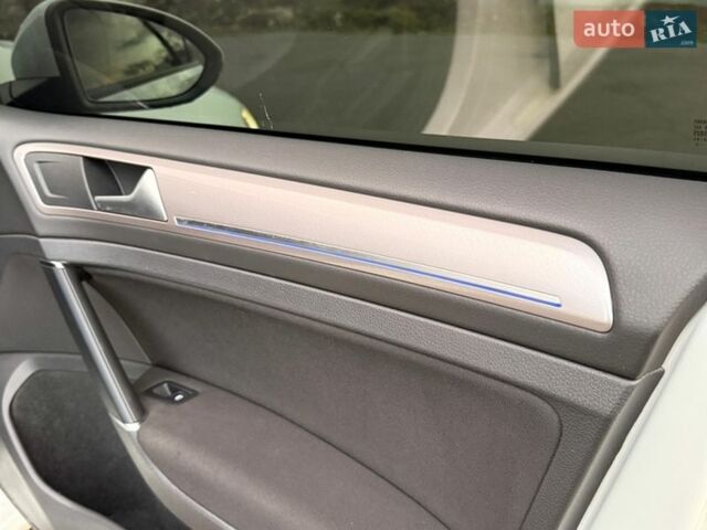 Білий Фольксваген e-Golf, об'ємом двигуна 0 л та пробігом 109 тис. км за 8999 $, фото 25 на Automoto.ua