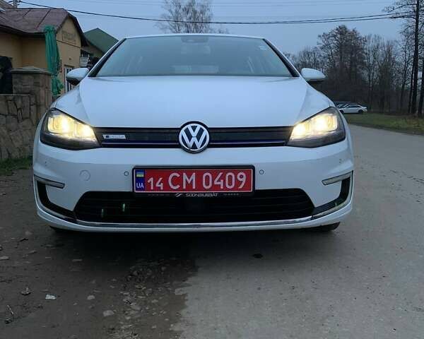 Белый Фольксваген e-Golf, объемом двигателя 0 л и пробегом 80 тыс. км за 7600 $, фото 1 на Automoto.ua