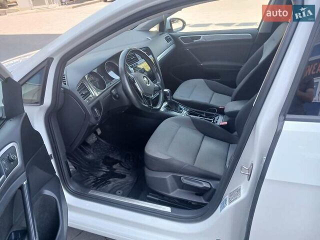 Білий Фольксваген e-Golf, об'ємом двигуна 0 л та пробігом 151 тис. км за 9100 $, фото 28 на Automoto.ua
