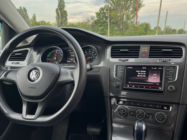 Белый Фольксваген e-Golf, объемом двигателя 0 л и пробегом 114 тыс. км за 12000 $, фото 16 на Automoto.ua