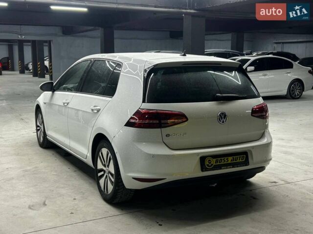 Белый Фольксваген e-Golf, объемом двигателя 0 л и пробегом 130 тыс. км за 11600 $, фото 3 на Automoto.ua