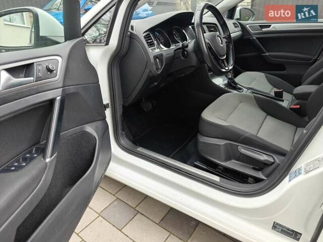 Белый Фольксваген e-Golf, объемом двигателя 0 л и пробегом 148 тыс. км за 7500 $, фото 11 на Automoto.ua