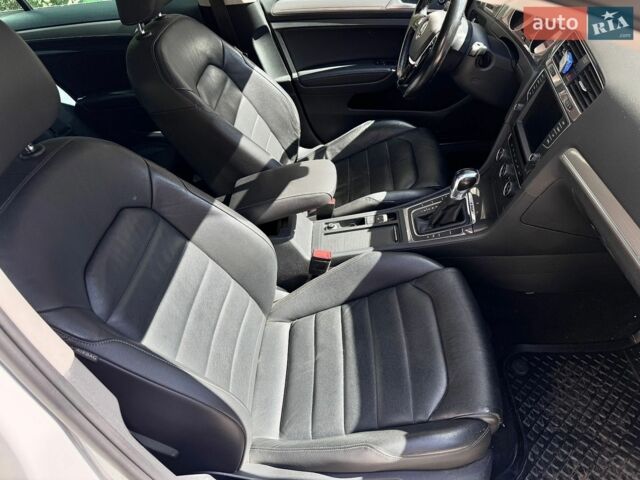 Білий Фольксваген e-Golf, об'ємом двигуна 0 л та пробігом 170 тис. км за 8299 $, фото 34 на Automoto.ua