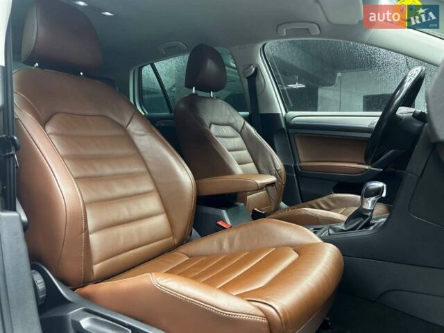 Белый Фольксваген e-Golf, объемом двигателя 0 л и пробегом 130 тыс. км за 11600 $, фото 19 на Automoto.ua