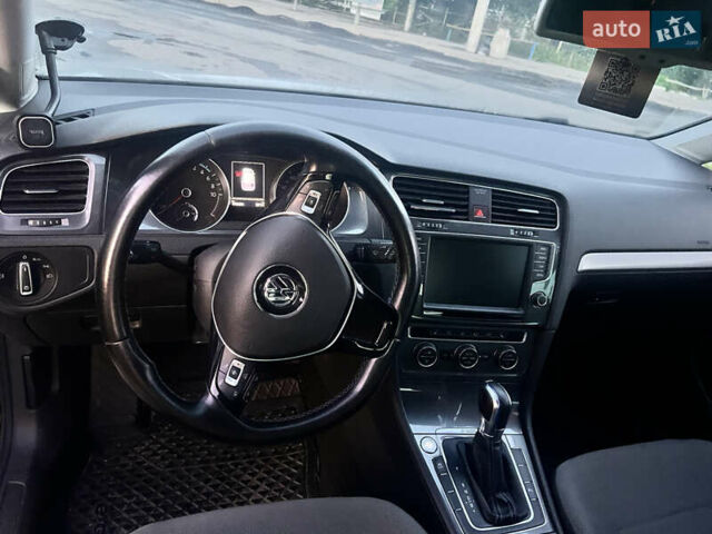 Белый Фольксваген e-Golf, объемом двигателя 0 л и пробегом 198 тыс. км за 8500 $, фото 12 на Automoto.ua