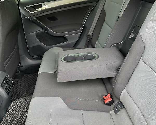 Белый Фольксваген e-Golf, объемом двигателя 0 л и пробегом 68 тыс. км за 8900 $, фото 33 на Automoto.ua