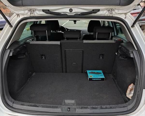 Белый Фольксваген e-Golf, объемом двигателя 0 л и пробегом 128 тыс. км за 9500 $, фото 14 на Automoto.ua