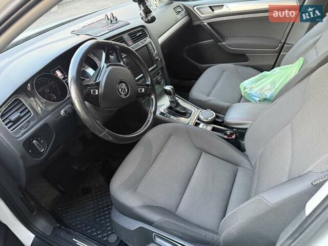 Белый Фольксваген e-Golf, объемом двигателя 0 л и пробегом 135 тыс. км за 8000 $, фото 2 на Automoto.ua