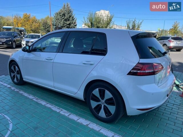 Белый Фольксваген e-Golf, объемом двигателя 0 л и пробегом 175 тыс. км за 10200 $, фото 5 на Automoto.ua