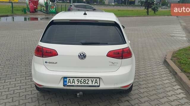 Белый Фольксваген e-Golf, объемом двигателя 0 л и пробегом 125 тыс. км за 9000 $, фото 3 на Automoto.ua