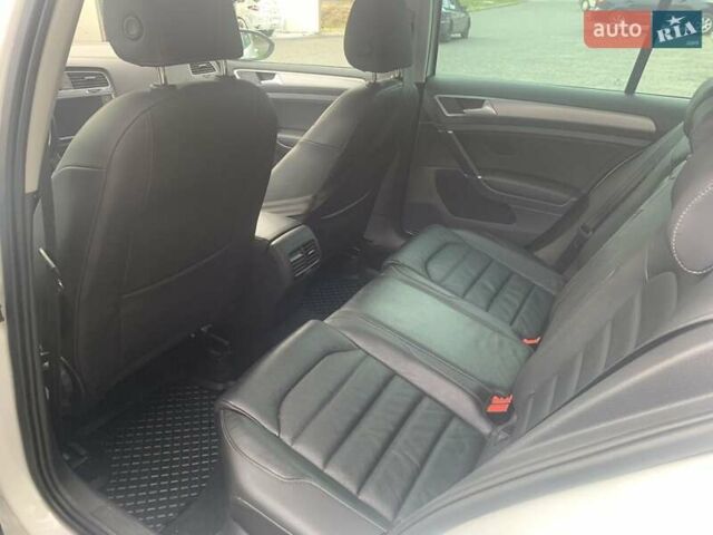 Білий Фольксваген e-Golf, об'ємом двигуна 0 л та пробігом 141 тис. км за 10500 $, фото 6 на Automoto.ua