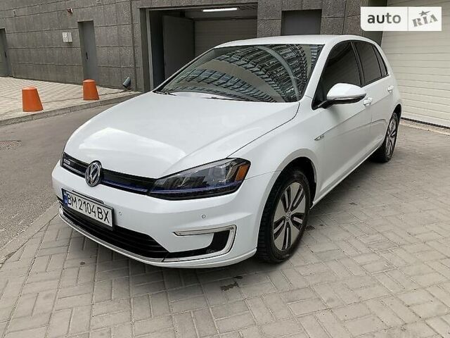 Белый Фольксваген e-Golf, объемом двигателя 0 л и пробегом 68 тыс. км за 16600 $, фото 20 на Automoto.ua