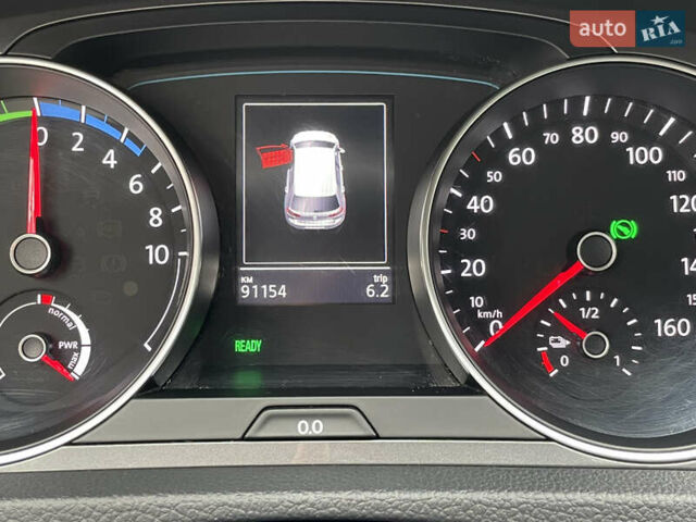 Белый Фольксваген e-Golf, объемом двигателя 0 л и пробегом 91 тыс. км за 8570 $, фото 27 на Automoto.ua