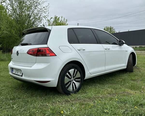 Белый Фольксваген e-Golf, объемом двигателя 0 л и пробегом 68 тыс. км за 8900 $, фото 13 на Automoto.ua