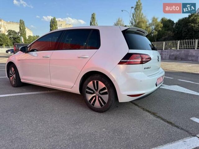 Белый Фольксваген e-Golf, объемом двигателя 0 л и пробегом 133 тыс. км за 9899 $, фото 10 на Automoto.ua