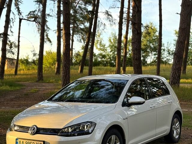 Білий Фольксваген e-Golf, об'ємом двигуна 100 л та пробігом 155 тис. км за 9800 $, фото 6 на Automoto.ua