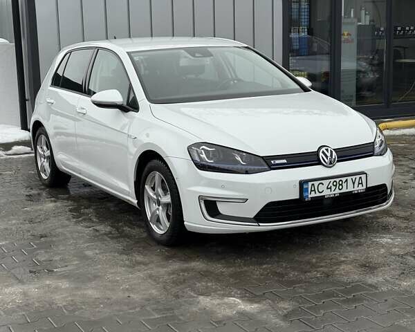 Белый Фольксваген e-Golf, объемом двигателя 0 л и пробегом 80 тыс. км за 10500 $, фото 11 на Automoto.ua