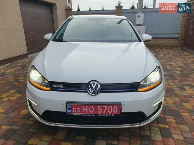 Белый Фольксваген e-Golf, объемом двигателя 0 л и пробегом 130 тыс. км за 8999 $, фото 1 на Automoto.ua