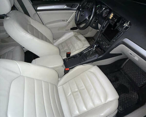 Белый Фольксваген e-Golf, объемом двигателя 0 л и пробегом 119 тыс. км за 9000 $, фото 6 на Automoto.ua