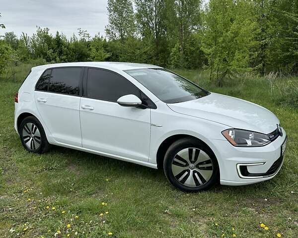 Белый Фольксваген e-Golf, объемом двигателя 0 л и пробегом 68 тыс. км за 8900 $, фото 4 на Automoto.ua