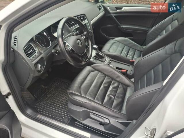 Білий Фольксваген e-Golf, об'ємом двигуна 0 л та пробігом 118 тис. км за 8800 $, фото 14 на Automoto.ua