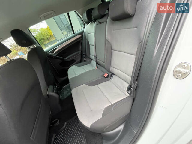 Белый Фольксваген e-Golf, объемом двигателя 0 л и пробегом 91 тыс. км за 8570 $, фото 28 на Automoto.ua