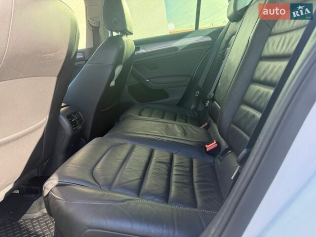 Білий Фольксваген e-Golf, об'ємом двигуна 0 л та пробігом 117 тис. км за 9600 $, фото 24 на Automoto.ua
