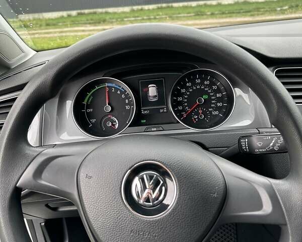Белый Фольксваген e-Golf, объемом двигателя 0 л и пробегом 68 тыс. км за 8900 $, фото 22 на Automoto.ua