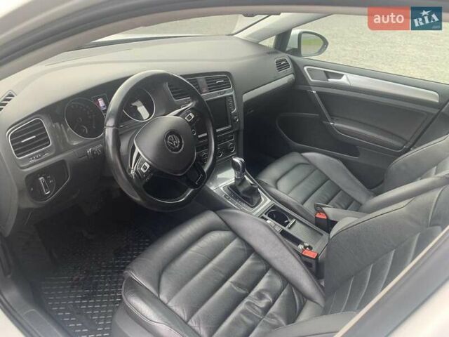 Білий Фольксваген e-Golf, об'ємом двигуна 0 л та пробігом 141 тис. км за 10500 $, фото 5 на Automoto.ua